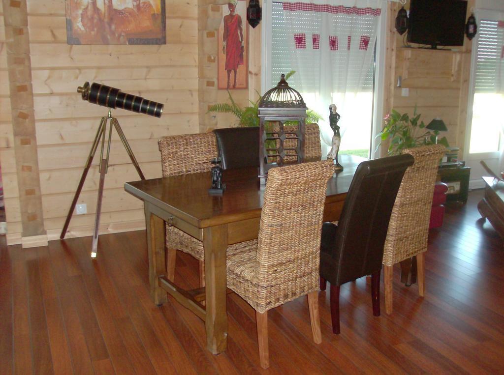 Le Chalet Des 4 Saisons Bed & Breakfast Mers-sur-Indre Exterior foto